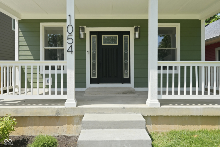 Listing Image 4