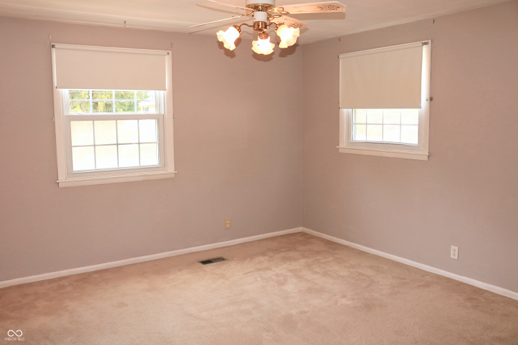 Listing Image 74