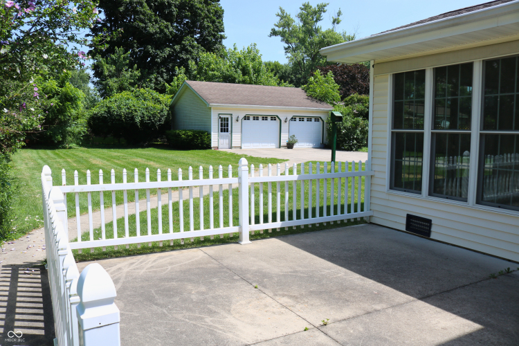 Listing Image 10