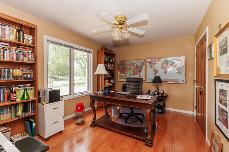 Listing Image 10