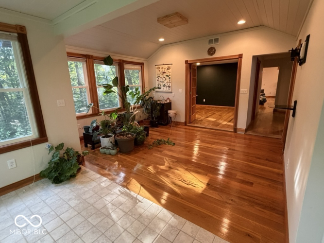 Listing Image 42