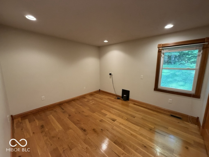 Listing Image 48