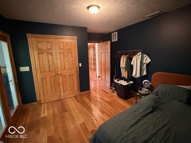 Listing Image 50