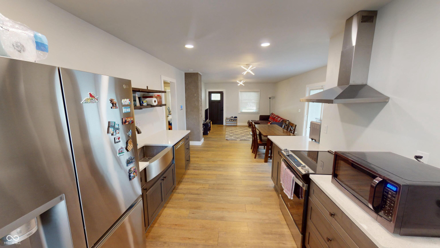 Listing Image 10