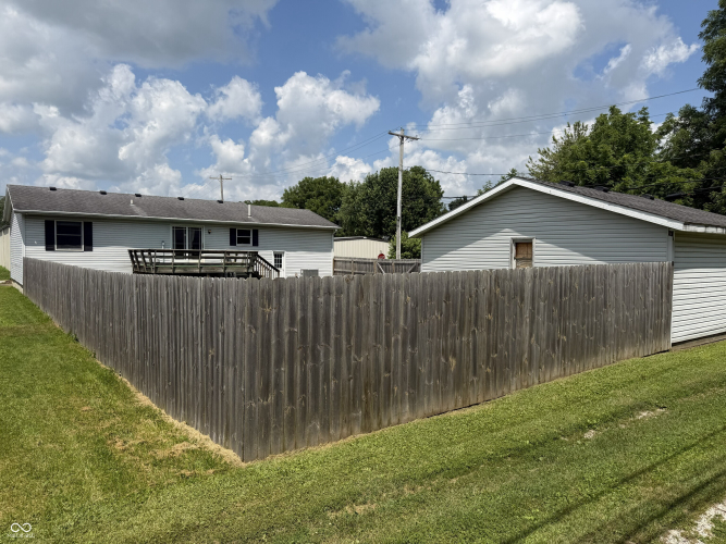 Listing Image 4