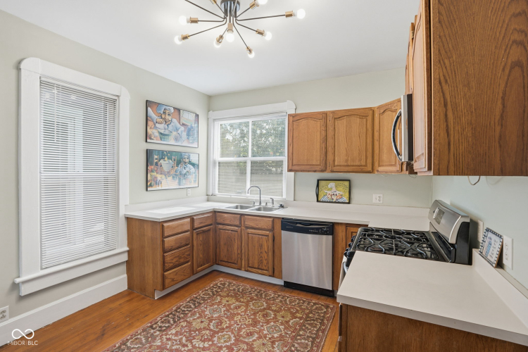 Listing Image 9