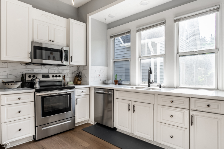 Listing Image 7
