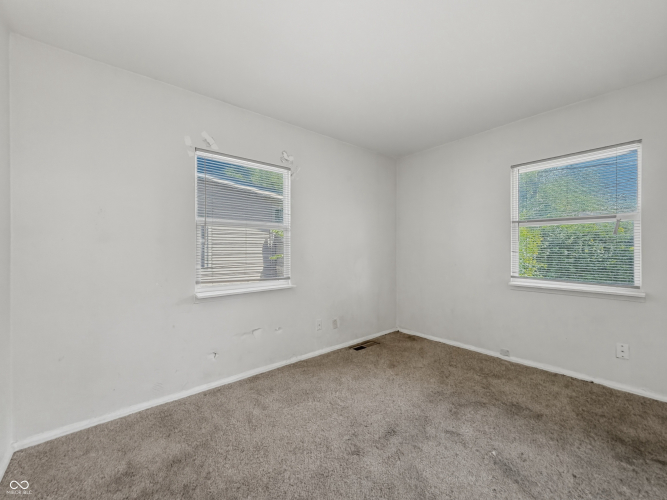 Listing Image 24