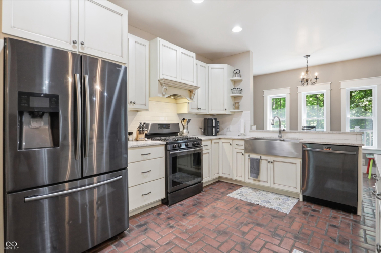 Listing Image 13