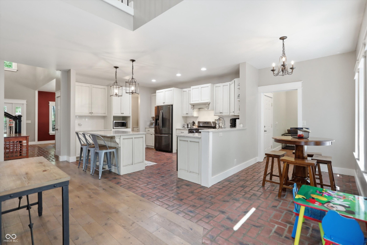 Listing Image 16