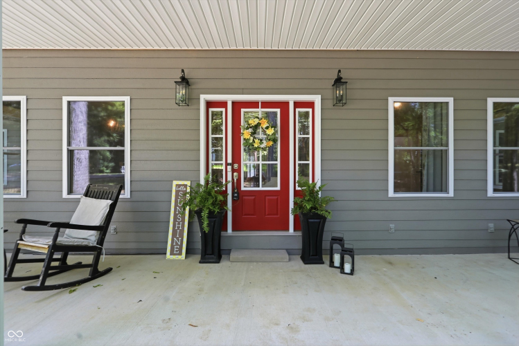 Listing Image 4