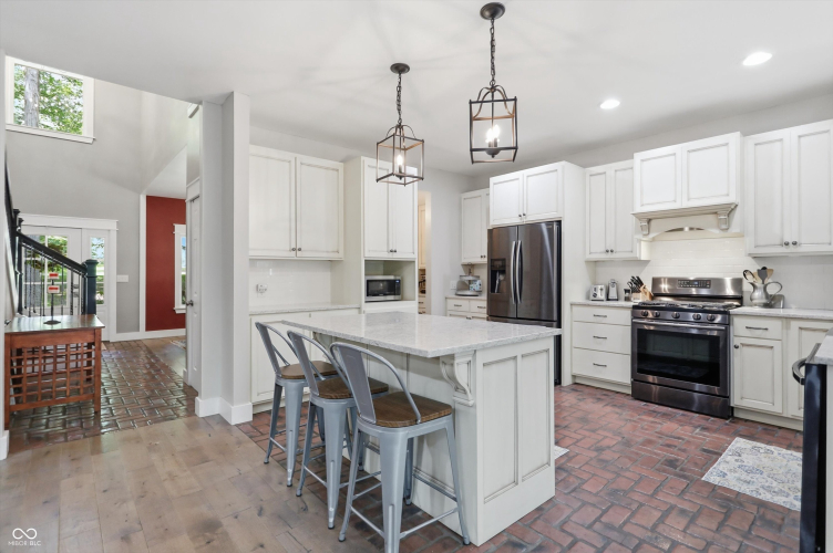 Listing Image 10