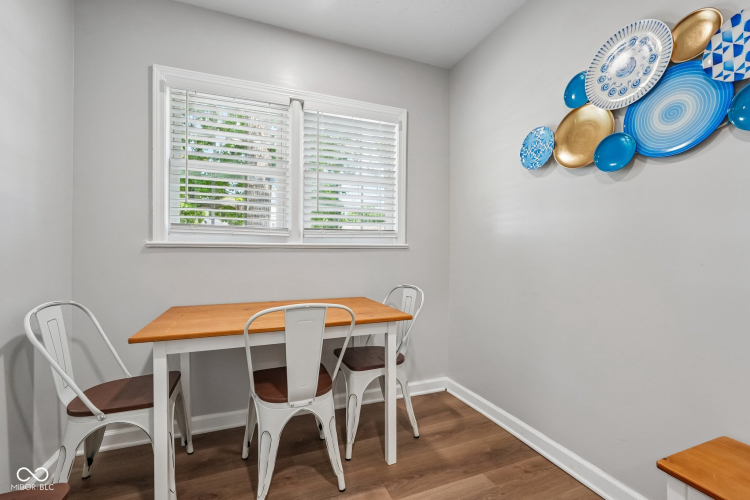 Listing Image 22