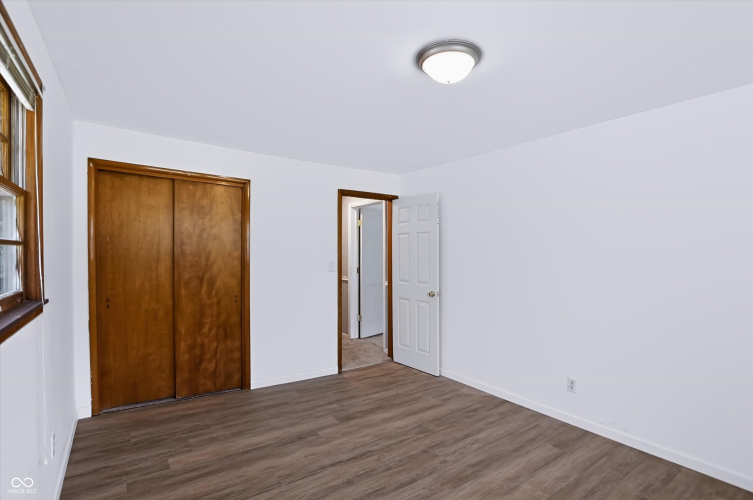 Listing Image 33