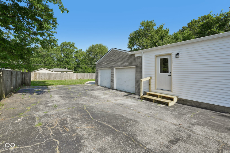 Listing Image 43