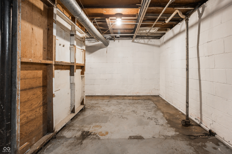 Listing Image 36