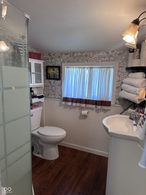 Listing Image 22