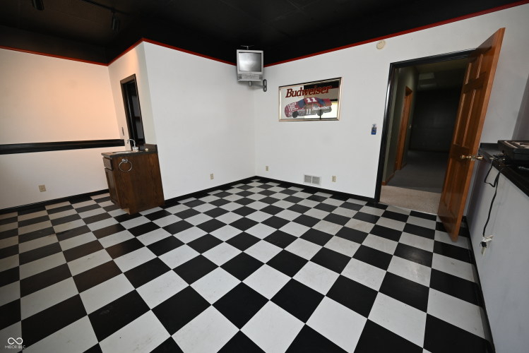Listing Image 38
