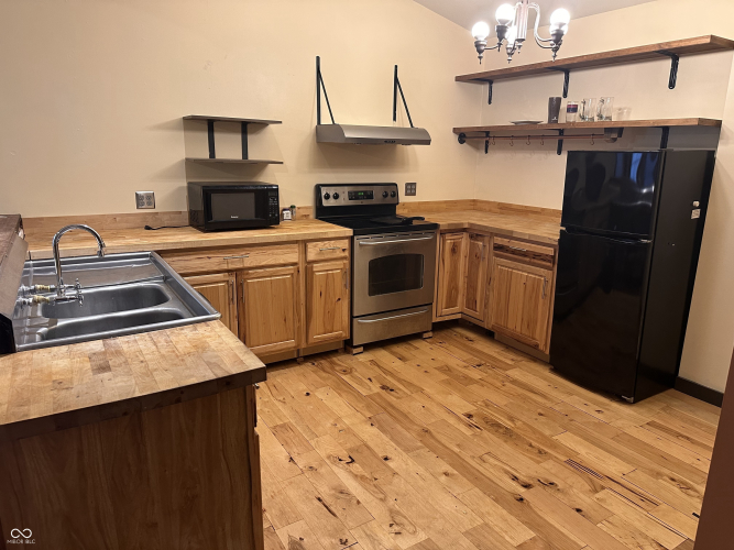 Listing Image 12