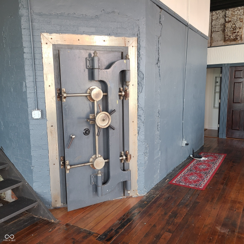 Listing Image 5