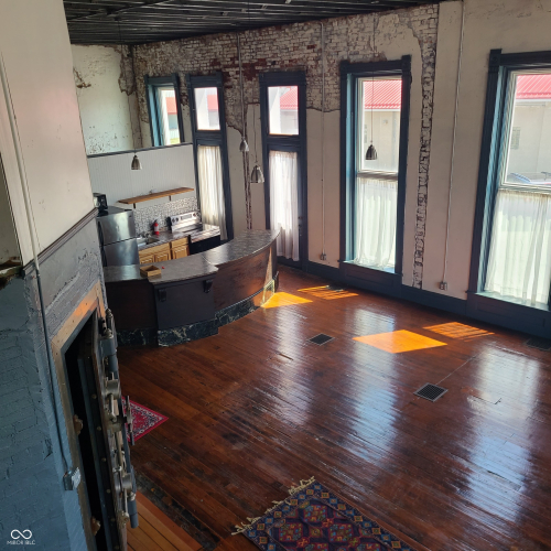 Listing Image 6