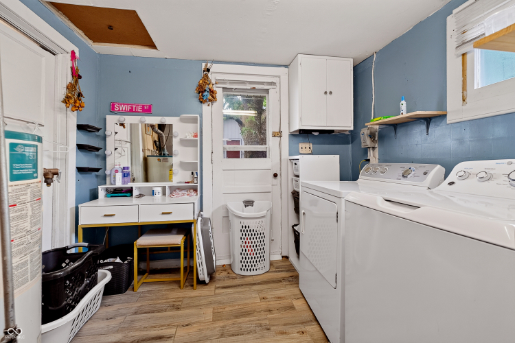 Listing Image 11