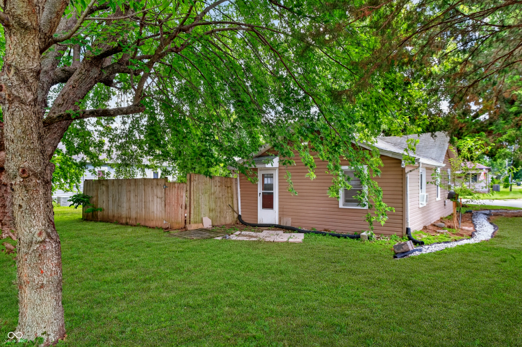 Listing Image 20