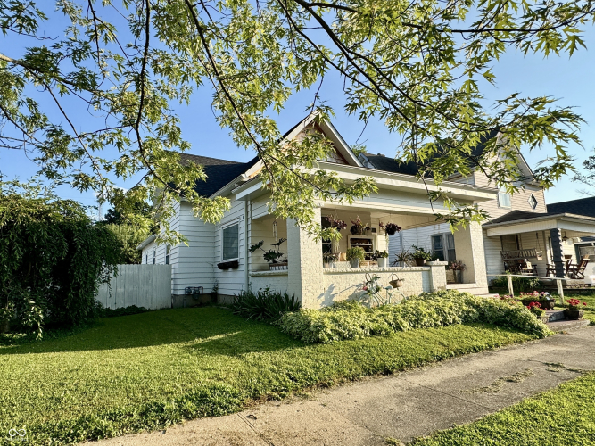 Listing Image 3