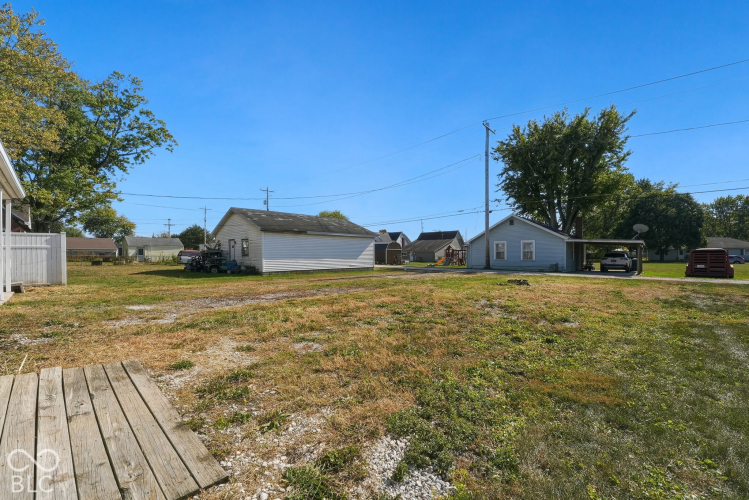 Medium Water Features 1909 S J Street Elwood IN 46036 (House For Sale) | MLS 22132669