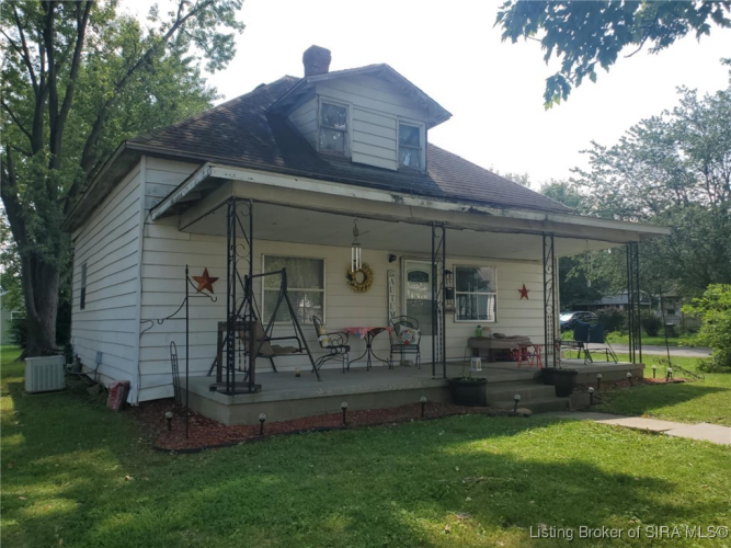 589 W Walnut Street Scottsburg, IN 47170 | MLS 2024010193