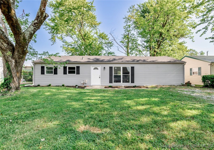 1050  RHONDA Drive Jeffersonville, IN 47130 | MLS 2024010220