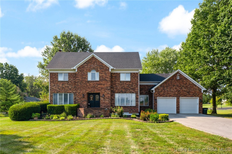 2513  Veterans Parkway Jeffersonville, IN 47130 | MLS 2024010529