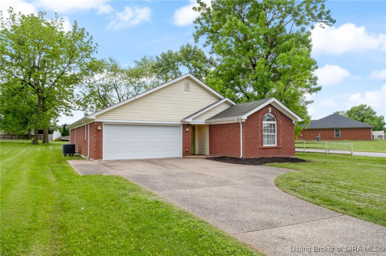 3414  Charlestown Pike Jeffersonville, IN 47130 | MLS 2024010677