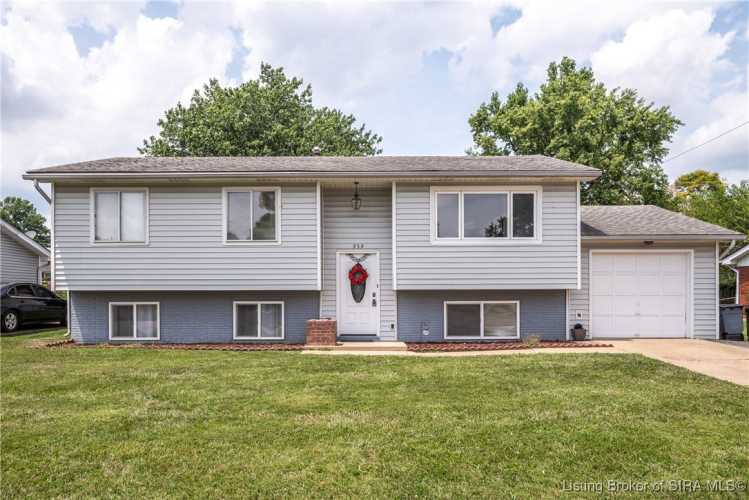 959  Redwood Drive Clarksville, IN 47129 | MLS 2024010826