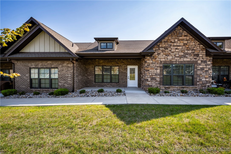 923  Glenwood Gardens Drive Sellersburg, IN 47172 | MLS 2024010918