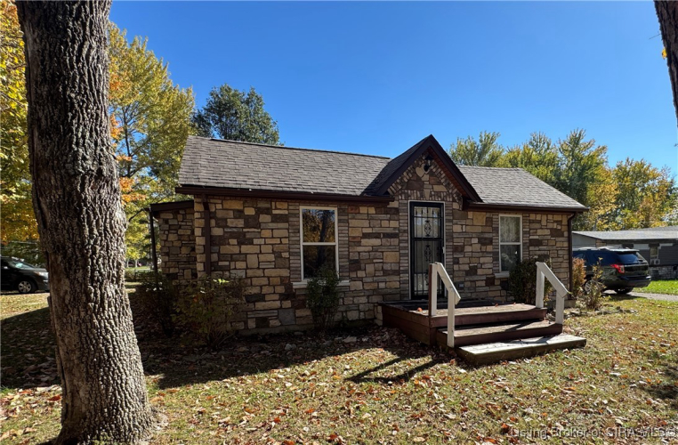 1992  Edgewood Drive Charlestown, IN 47111 | MLS 2024011909