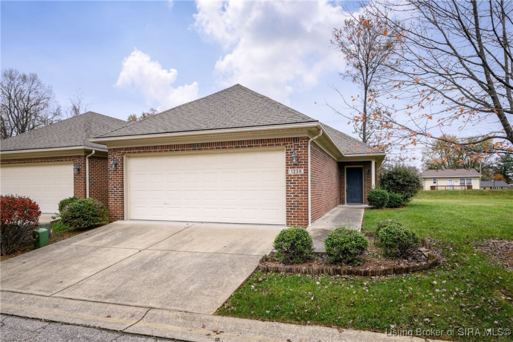 1238  Elizabeth Lane Jeffersonville, IN 47130 | MLS 2024012391