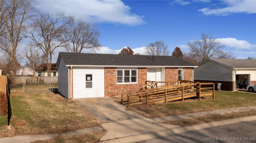 1013  Dutchman Lane Seymour, IN 47274 | MLS 2024012806