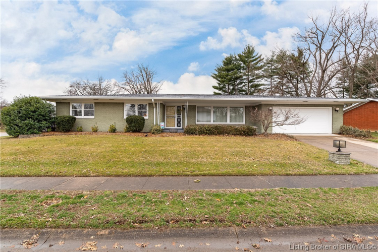 3415  Pennwood Drive New Albany, IN 47150 | MLS 202406234