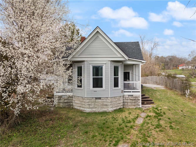 516 E Walnut St Corydon IN 47112 (House For Sale) MLS 202406401