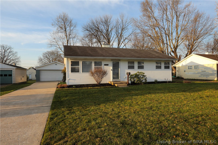 1735  Genung Drive New Albany, IN 47150 | MLS 202406468