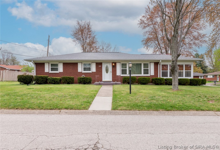 4002  Lucy Drive New Albany, IN 47150 | MLS 202406960