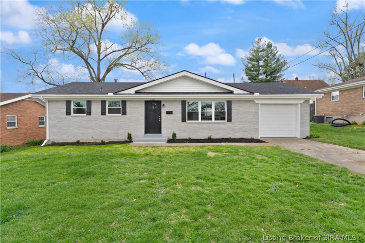 2404  Ross Drive New Albany, IN 47150 | MLS 202406967