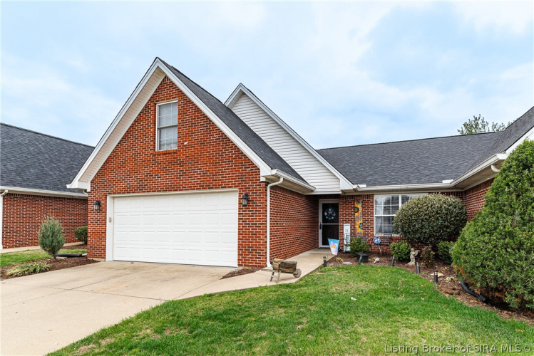 1726  Spring Gate Circle Jeffersonville, IN 47130 | MLS 202407842