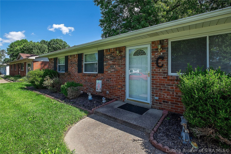 2218  Larch Drive Clarksville, IN 47129 | MLS 202407870
