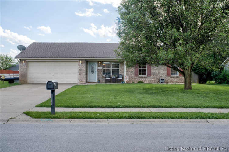 1110  Pebble Creek Drive Jeffersonville, IN 47130 | MLS 202408204