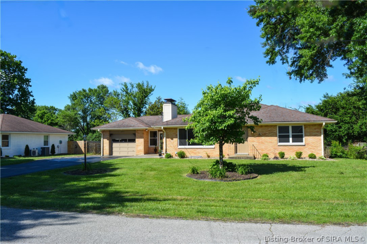1711  Crestview Drive New Albany, IN 47150 | MLS 202408270