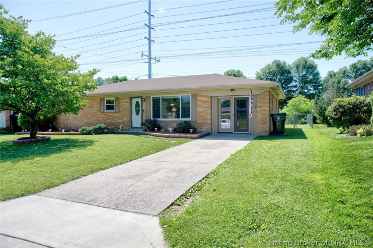 237  Redwood Drive New Albany, IN 47150 | MLS 202408300