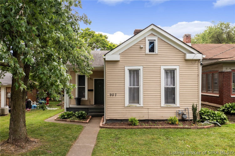 907  Watt Street Jeffersonville, IN 47130 | MLS 202408616