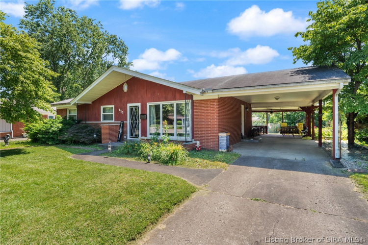 835 W Larkspur Drive Jeffersonville, IN 47130 | MLS 202408621